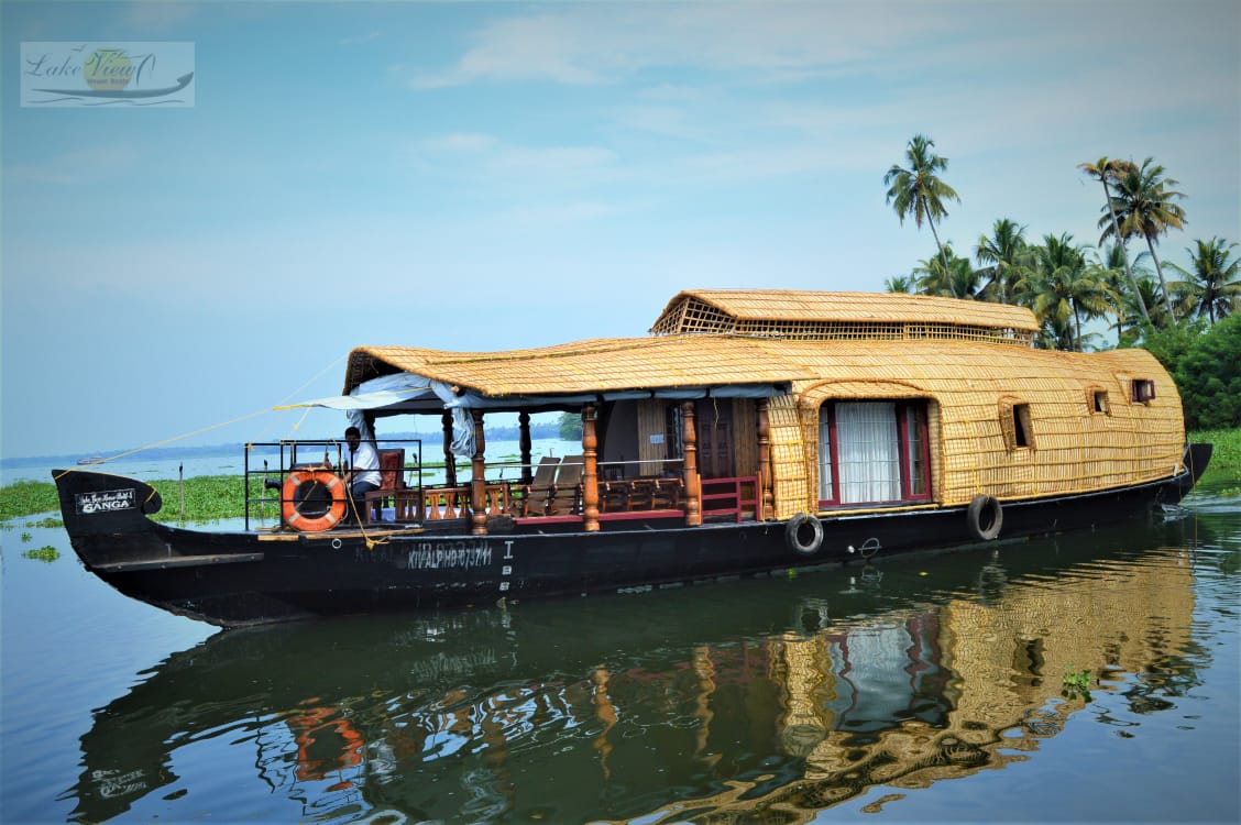 One Bedroom Traditional Houseboat Cruise – Ganga